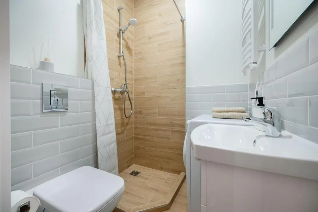Image 1 of Warm studio in the heart of city