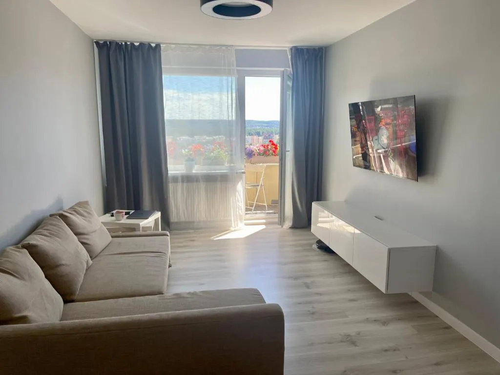 Image of panoramic view and free parking