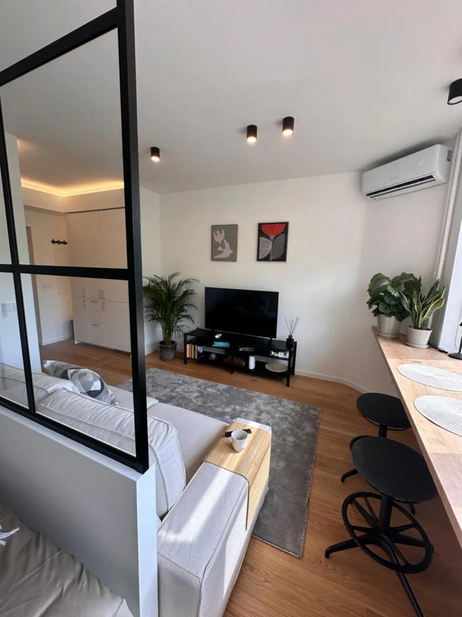 Image 1 of Algirdo Sunlight Studio