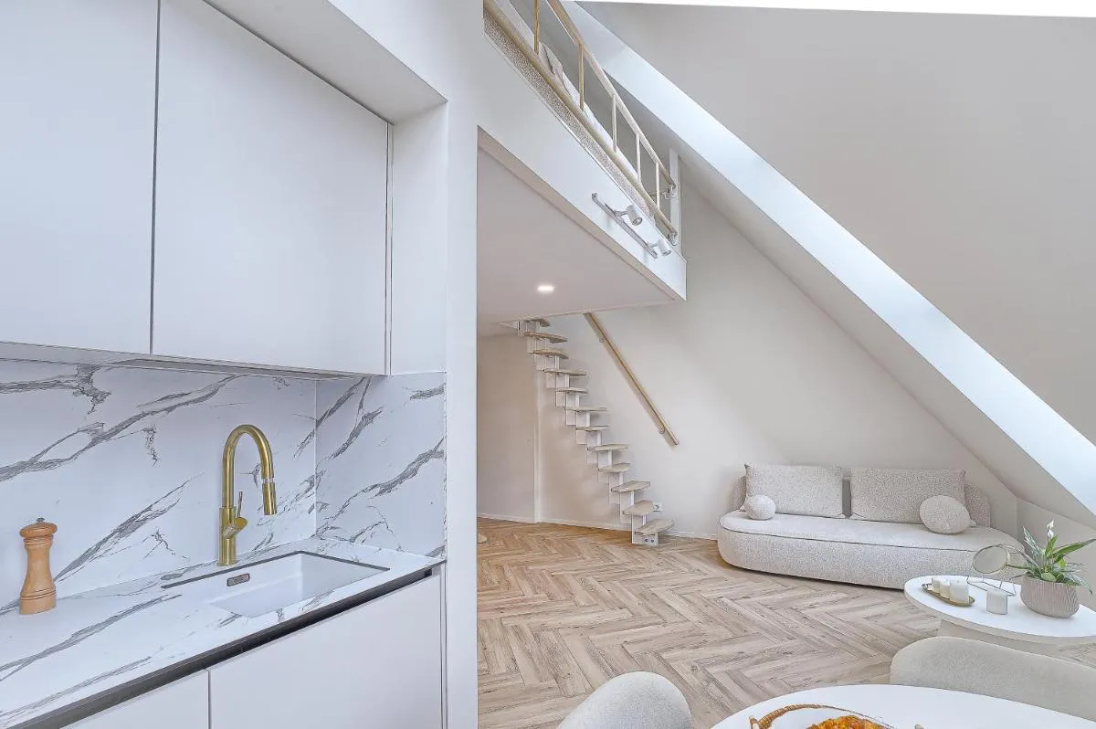 Image 2 of Amazing apartments 2 x free parking x 24×7