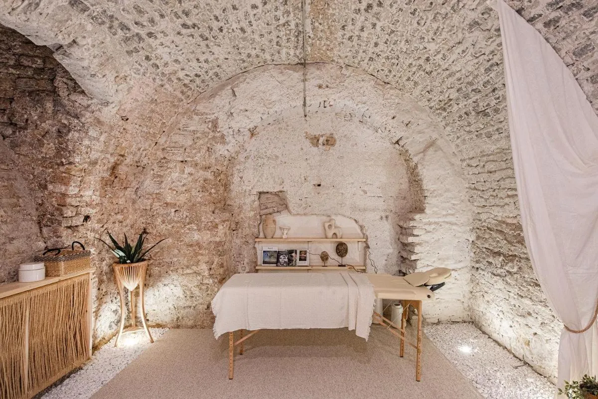 Image 3 of Aura Spa