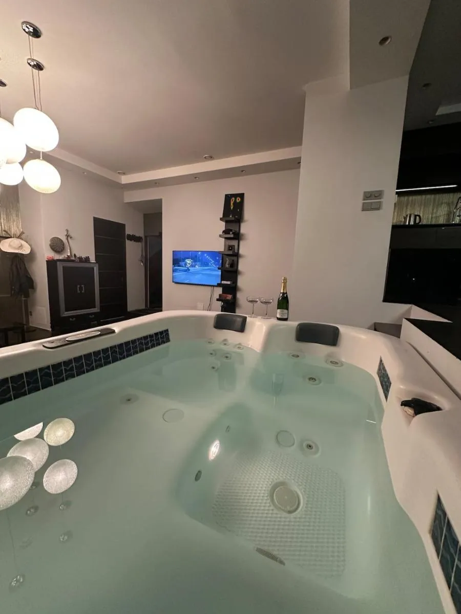 Image 6 of B&M Jacuzzi & Party time