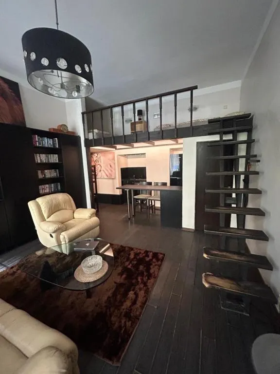 Image of BOSTONA Flat