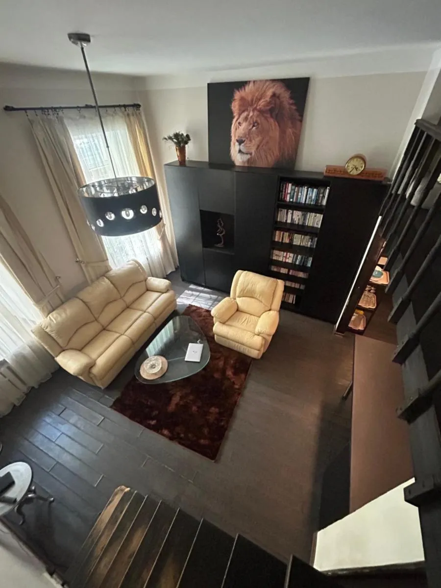 Image 4 of BOSTONA Flat