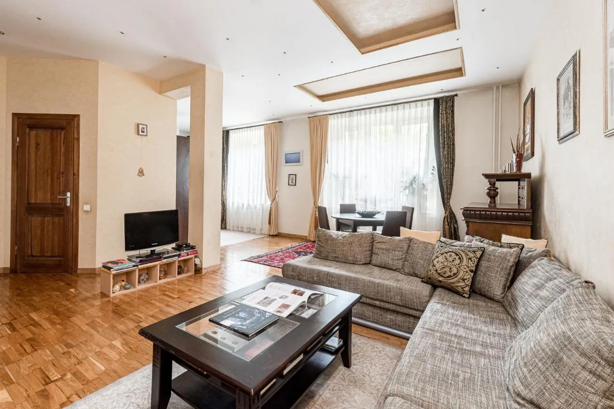 Image 4 of City Center apartment, 8