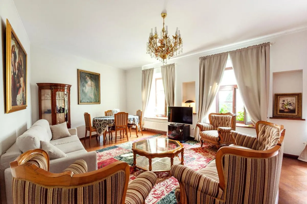 Image 4 of Classic Old Town Apartment next to the Gates of Dawn