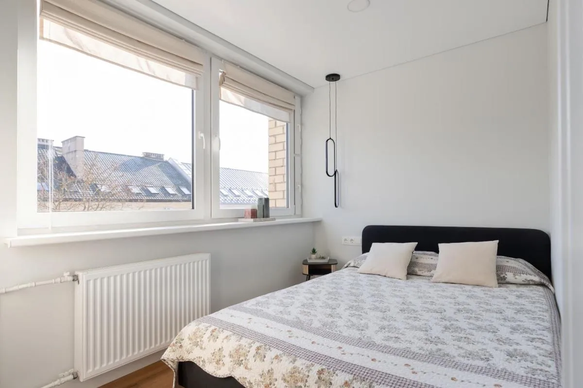 Image 5 of Cozy 1BD with Bathtub Close to Old Town