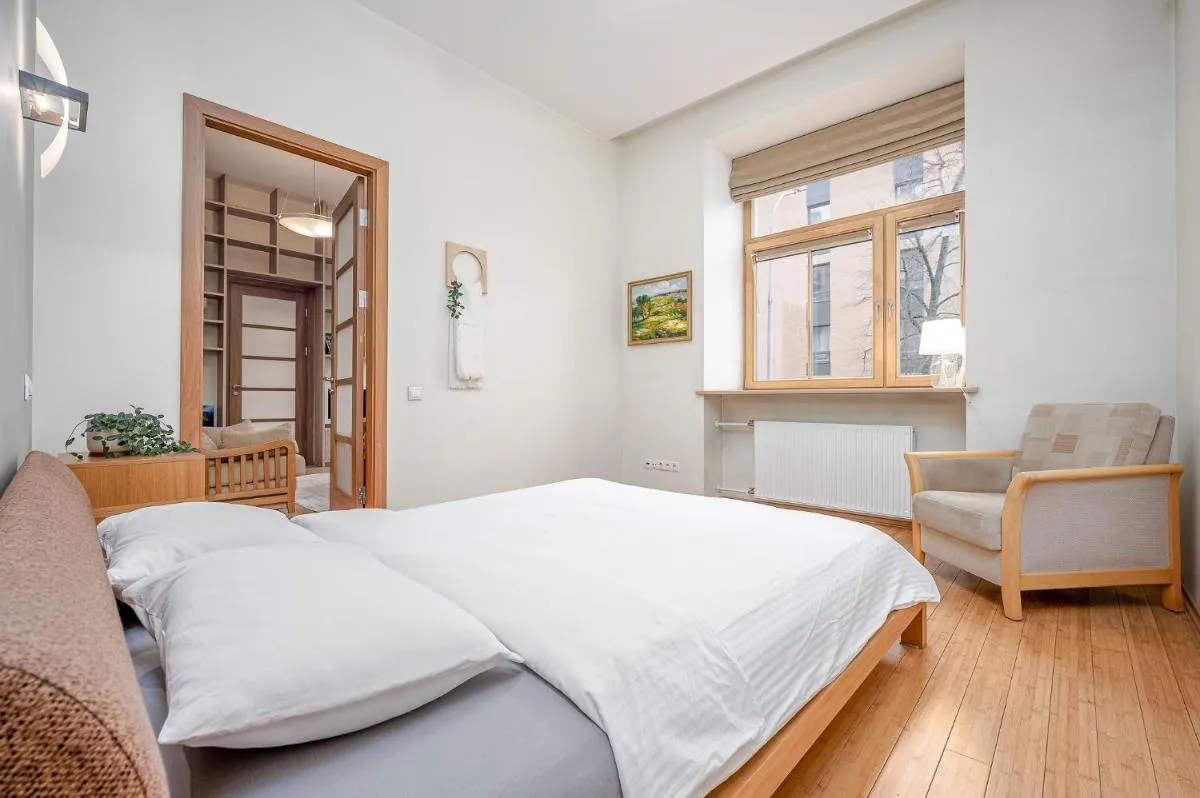 Image 6 of Cozy 2-Bedroom Apartment – 4