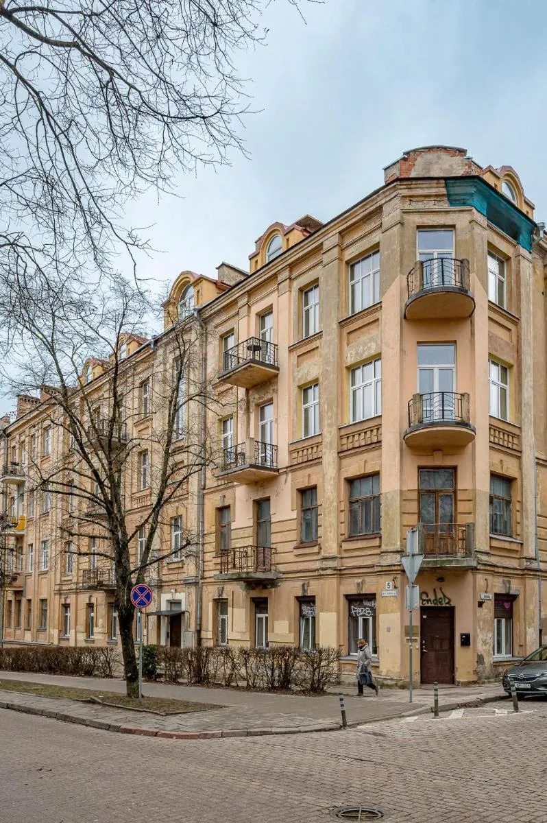 Image 5 of Cozy 2-Bedroom Apartment – 4