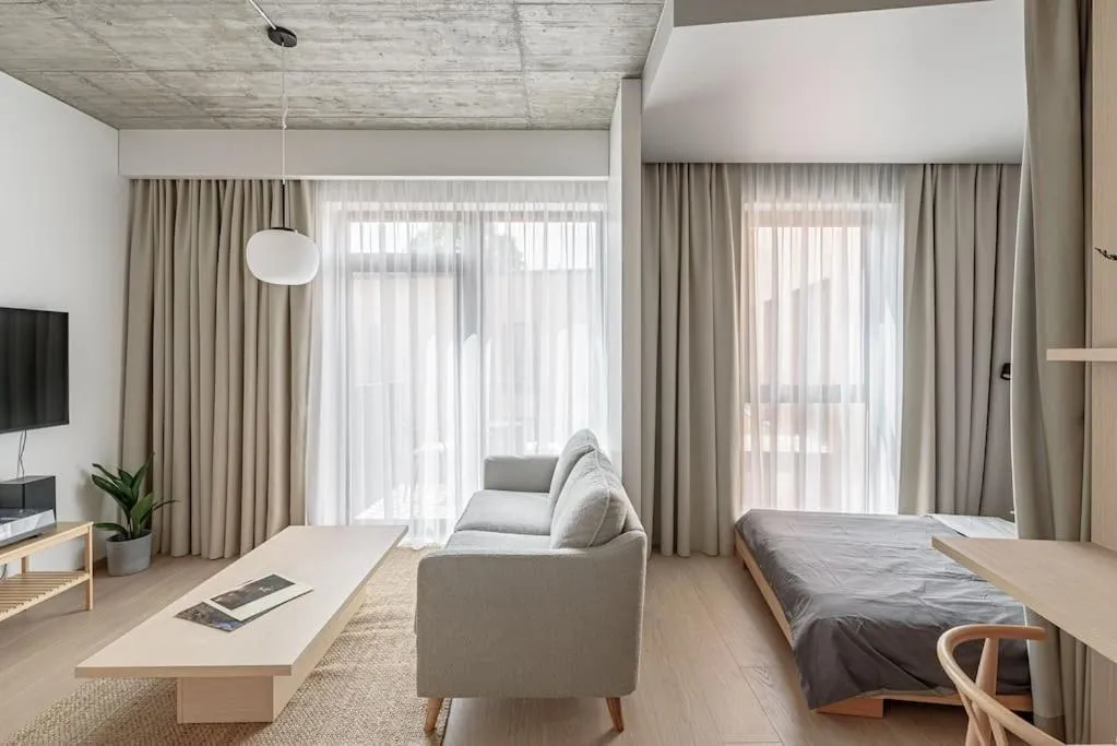 Image 4 of Cozy Japanese Oasis with Balcony, Gramophone, Netflix