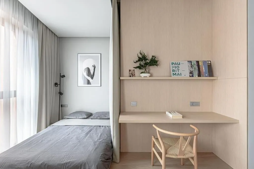 Image 6 of Cozy Japanese Oasis with Balcony, Gramophone, Netflix