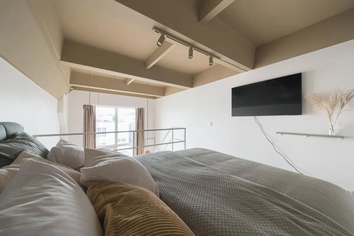 Image 2 of Cozy & Stylish Loft near the city center