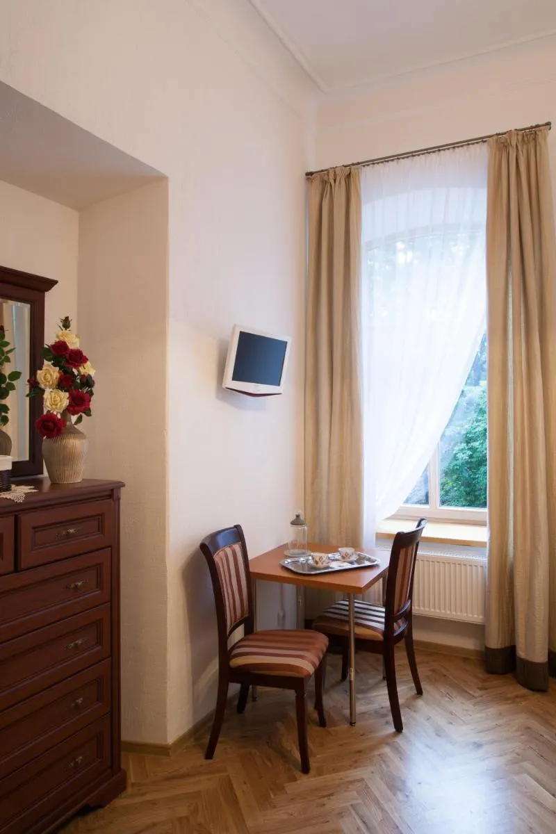 Image 3 of Florens guesthouse