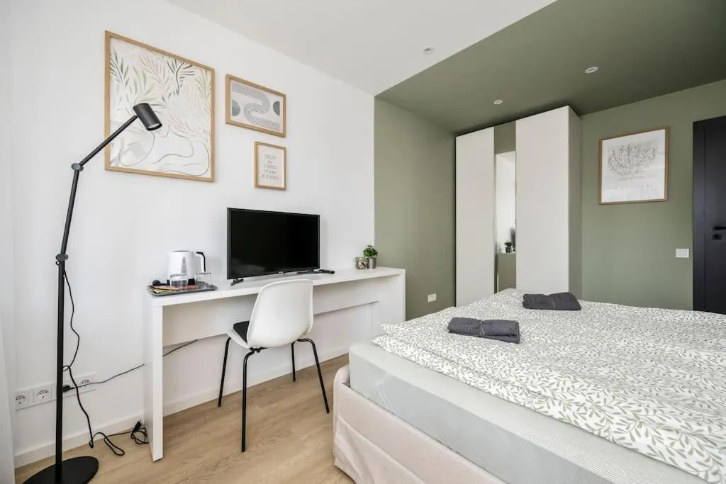 Image 6 of GoldenHugo Apartment