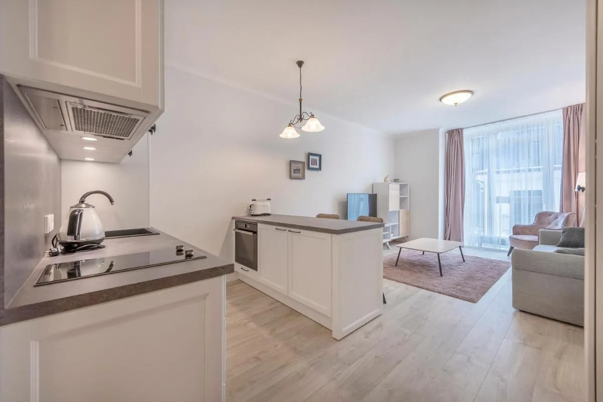 Image 1 of HaPPy Inn Rich Studio, Self Check-In-24×7,Parking-in-the-underground-Garage