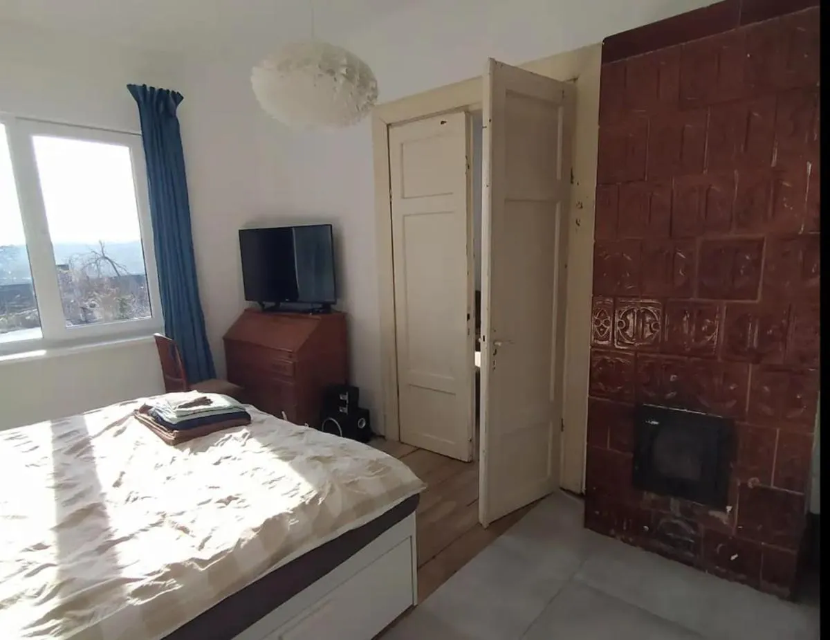 Image 4 of Hillside view house with garden, private parking, quiet location – 12 min to Old town anytime, Long stays welcome