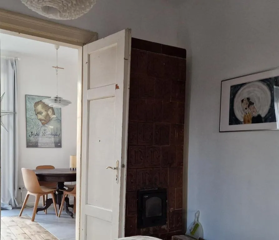 Image of Hillside view house with garden, private parking, quiet location – 12 min to Old town anytime, Long stays welcome