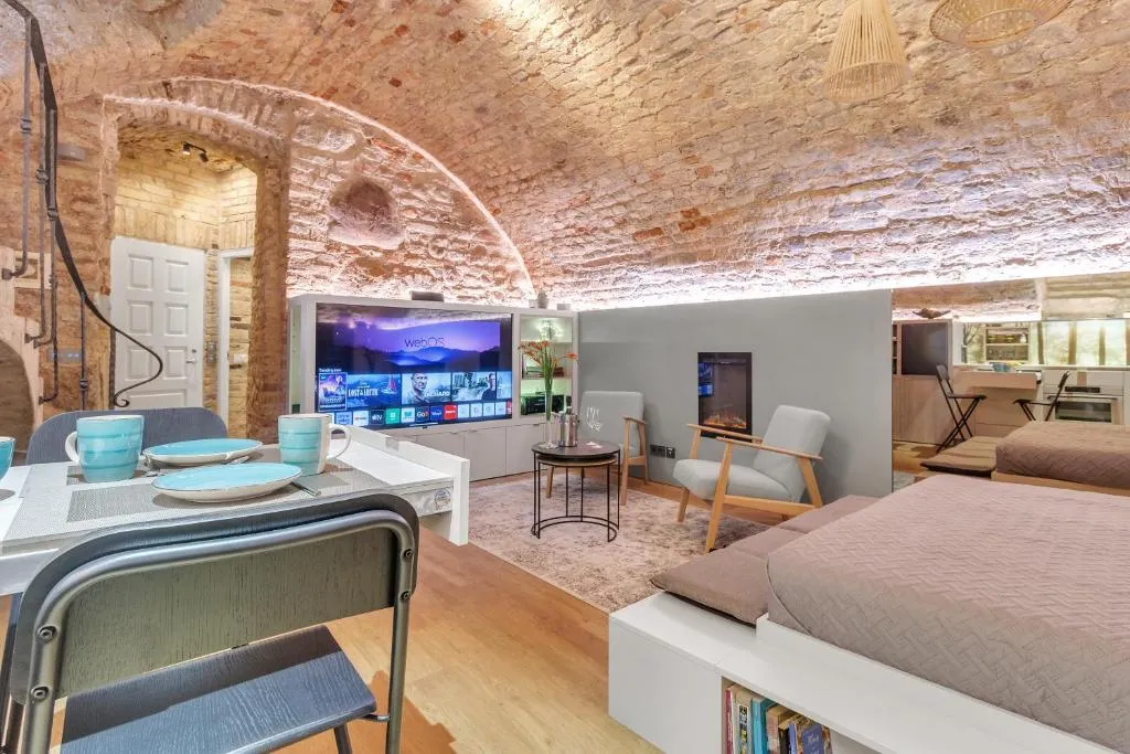 Image of Historic & modern Arch-Studio – ArcLoft07