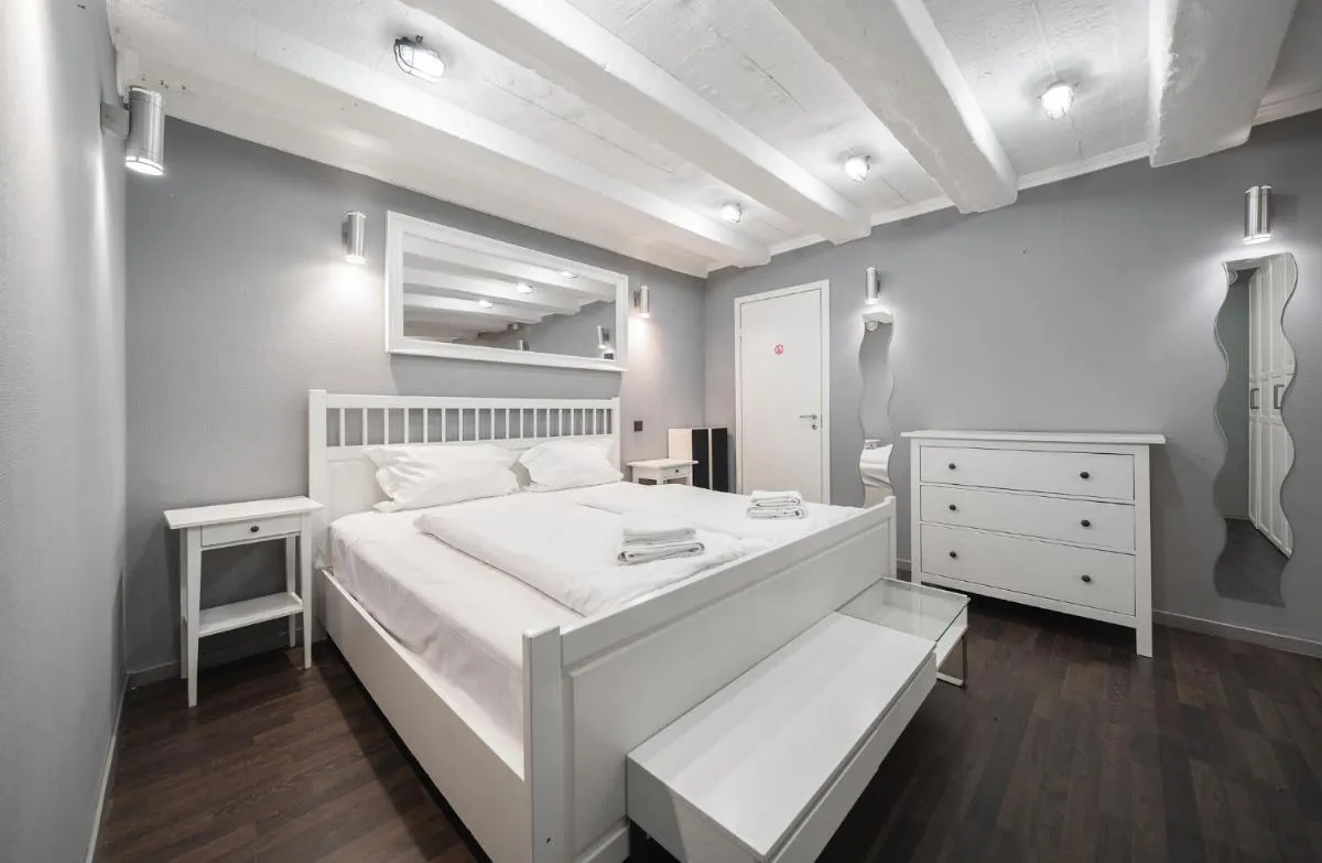 Image 1 of Islandijos Self Check-In Basement Apartments