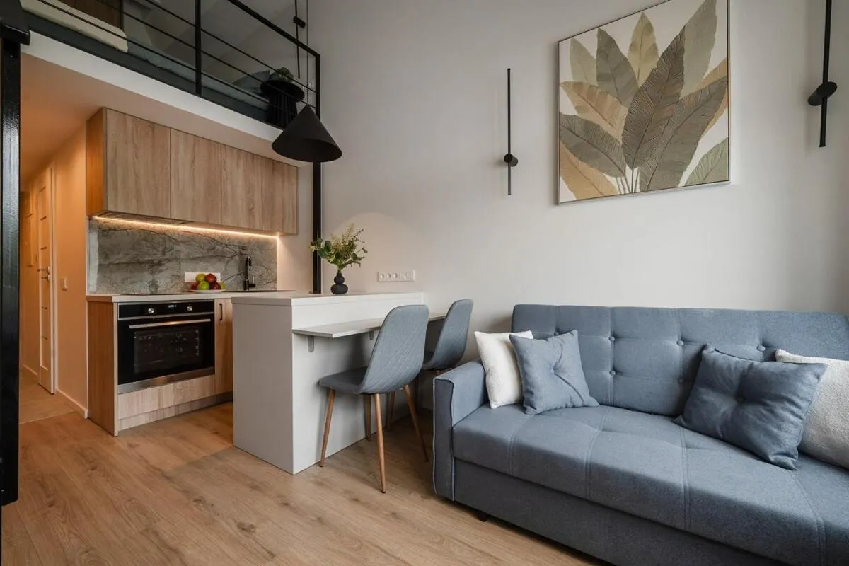 Image 3 of Loft 13