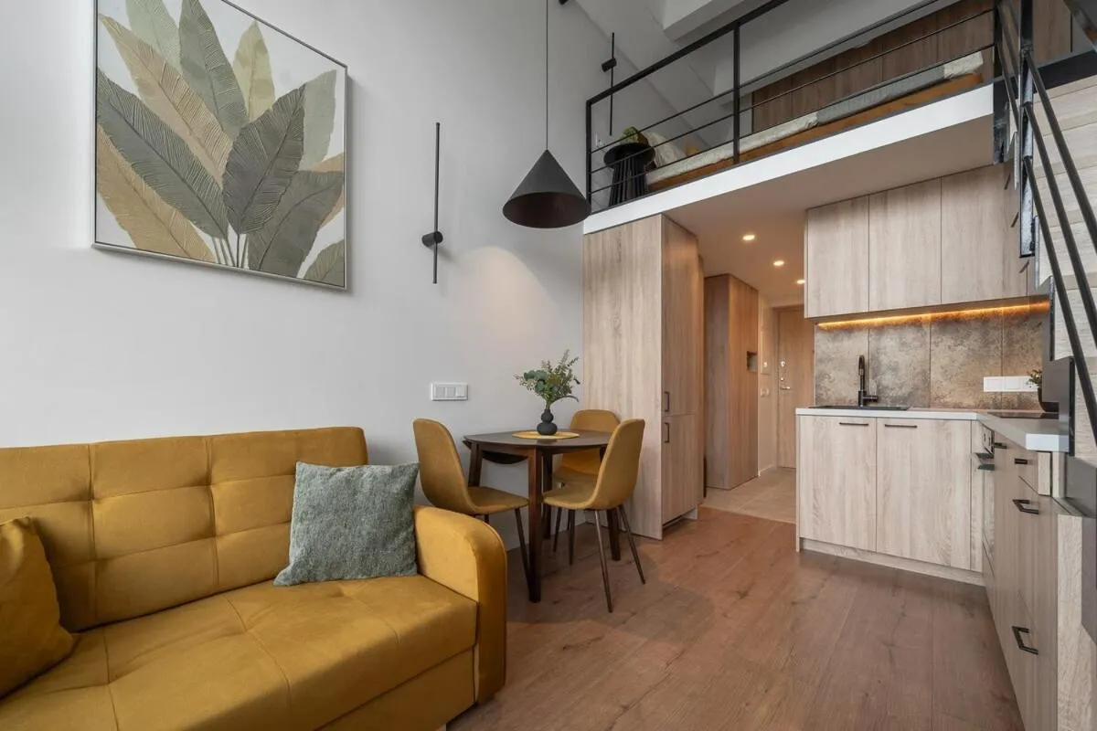 Image 3 of Loft 14