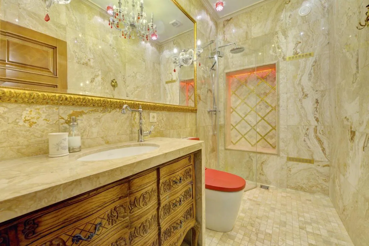 Image 2 of Luxury Pilies Avenue Apartment