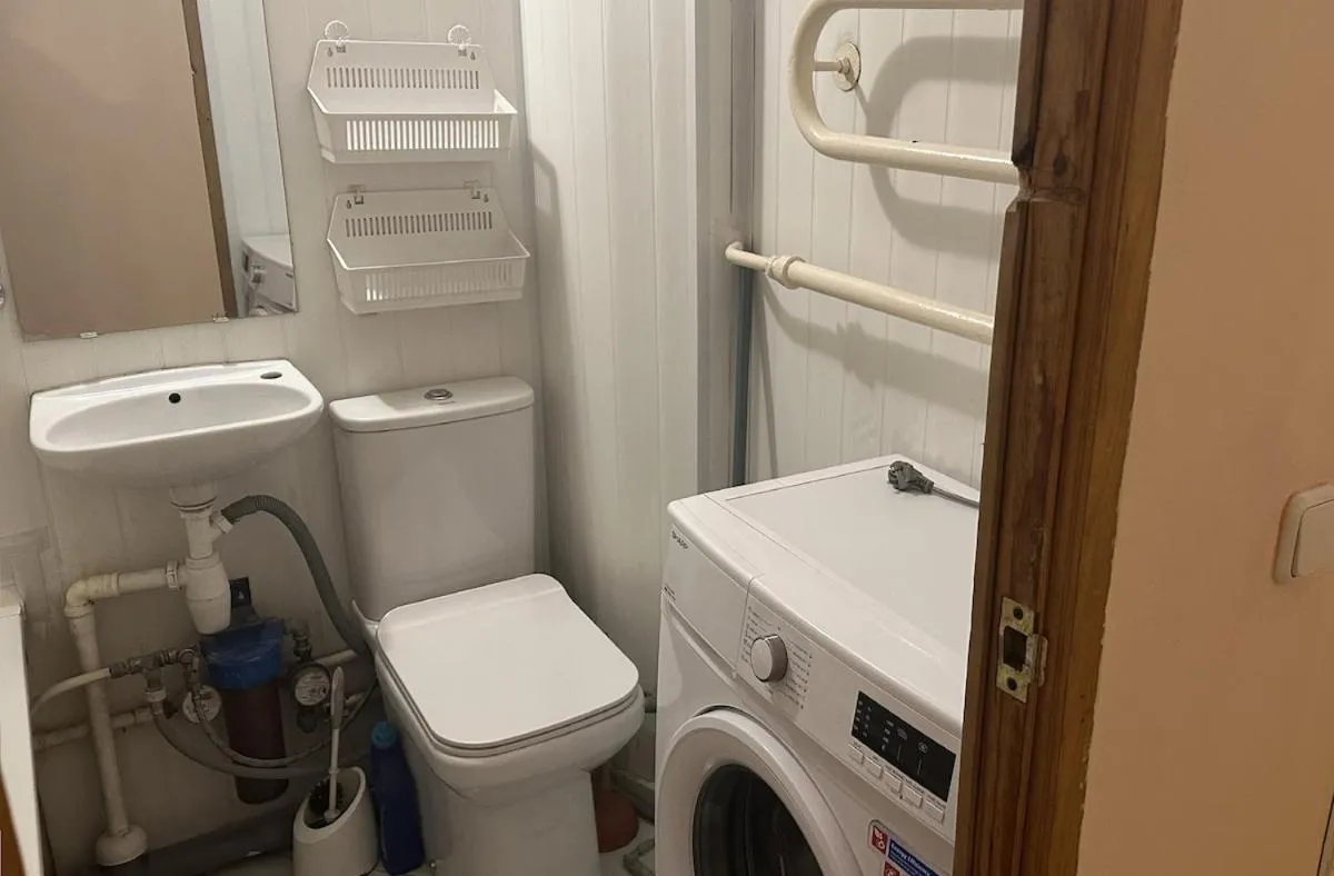 Image 2 of Minties apartment