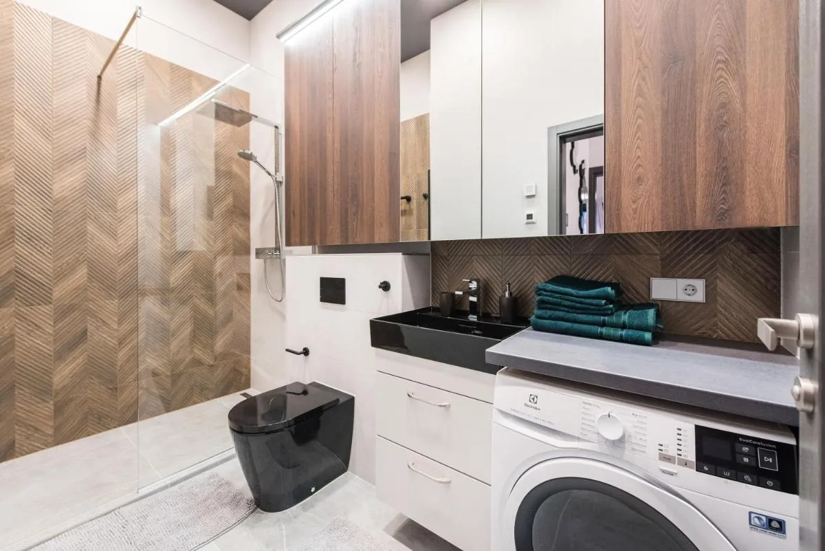Image 4 of Modern I Penthouse Apt w – AC I Cohost