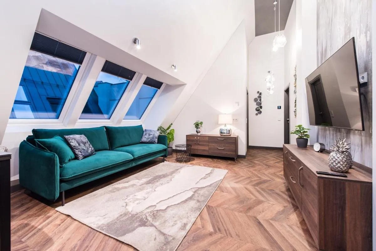 Image 5 of Modern I Penthouse Apt w – AC I Cohost