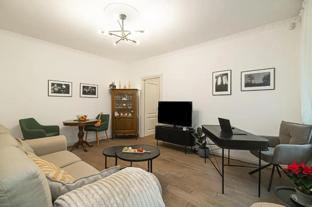 Image of Old Town Apartment on quiet private street