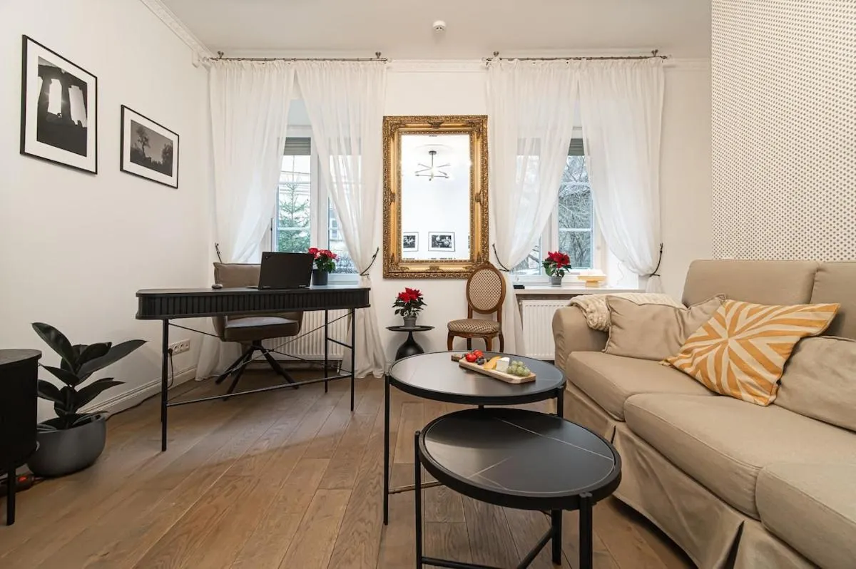 Image 3 of Old Town Apartment on quiet private street