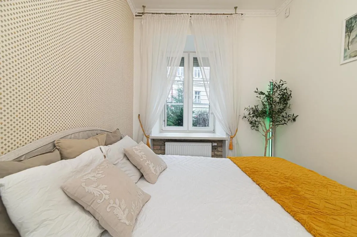 Image 1 of Old Town Apartment on quiet private street