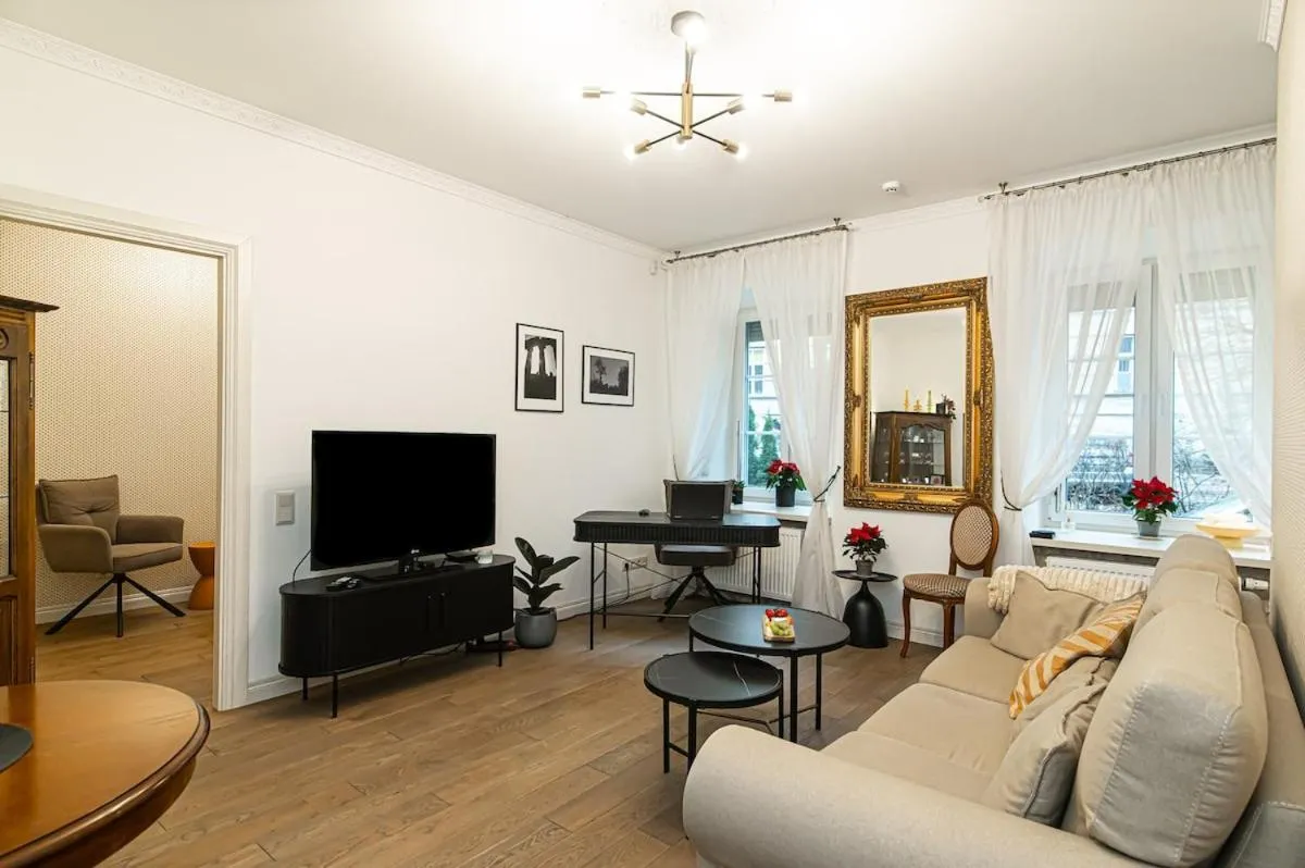 Image 4 of Old Town Apartment on quiet private street