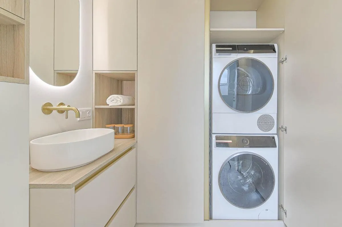Image 2 of Premium apartment x free parking x 24×7