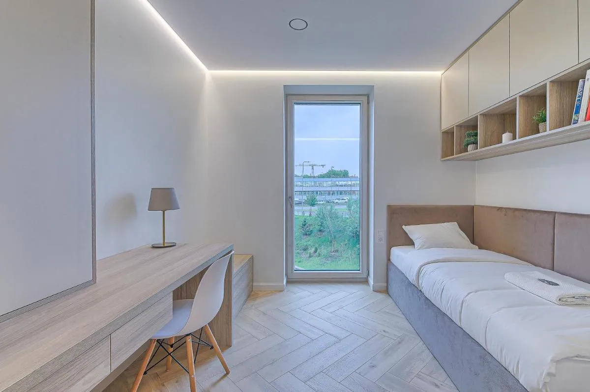 Image 1 of Premium apartment x free parking x 24×7