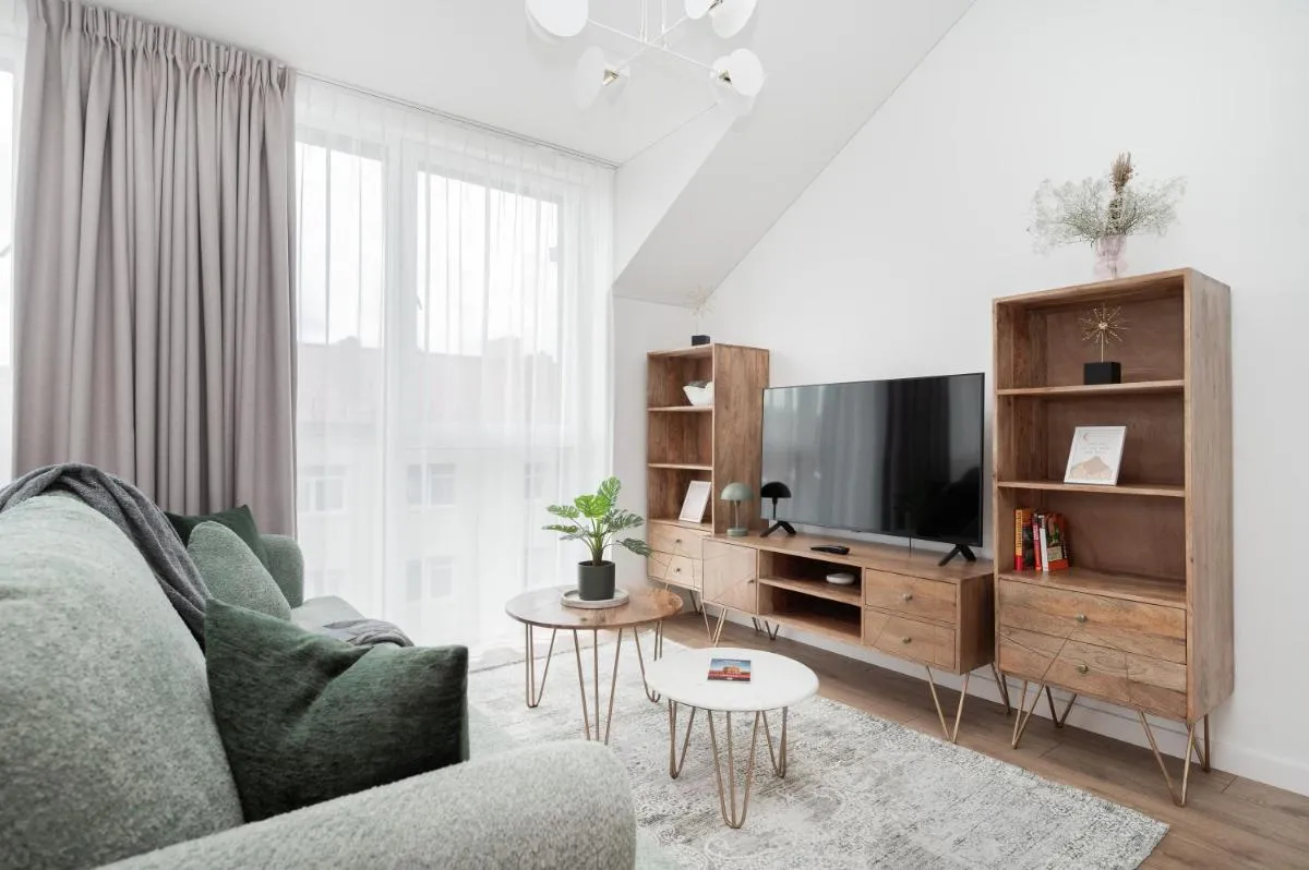 Image 4 of Spacious Apartment w-Balcony & Garage I Cohost