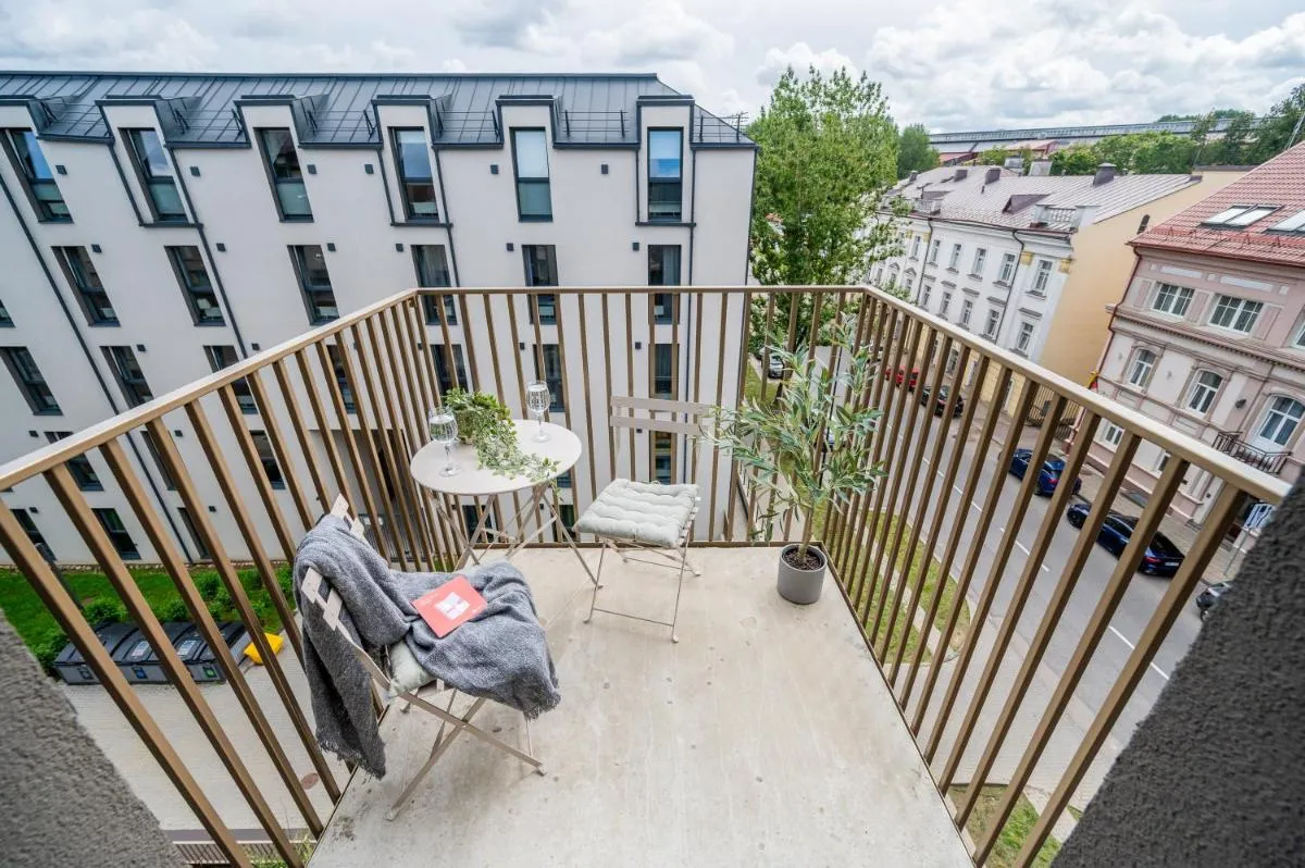 Image 1 of Spacious Apartment w-Balcony & Garage I Cohost