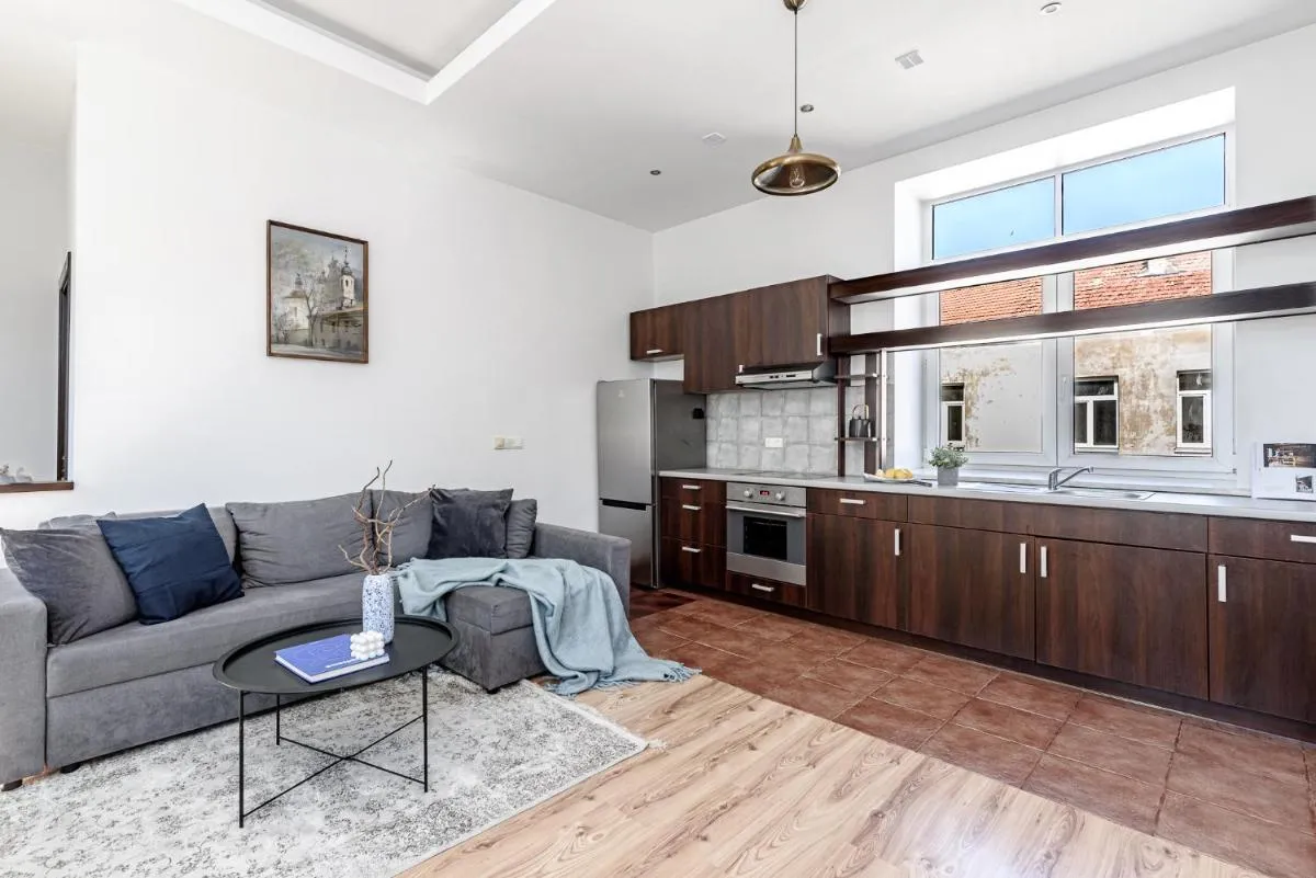 Image 2 of Spacious City Centre Apartment with Parking SELF CHECK-IN