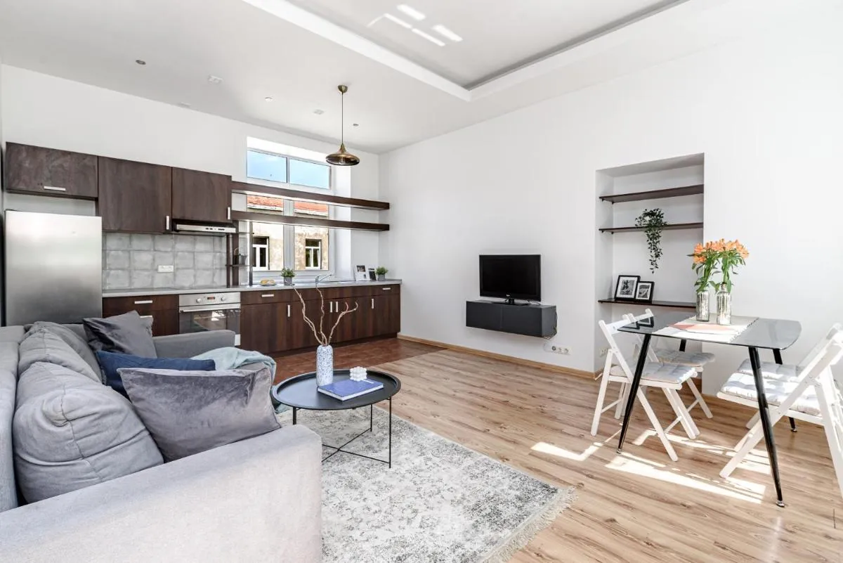 Image 6 of Spacious City Centre Apartment with Parking SELF CHECK-IN
