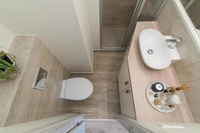 Image 2 of Spectacular river view apartment
