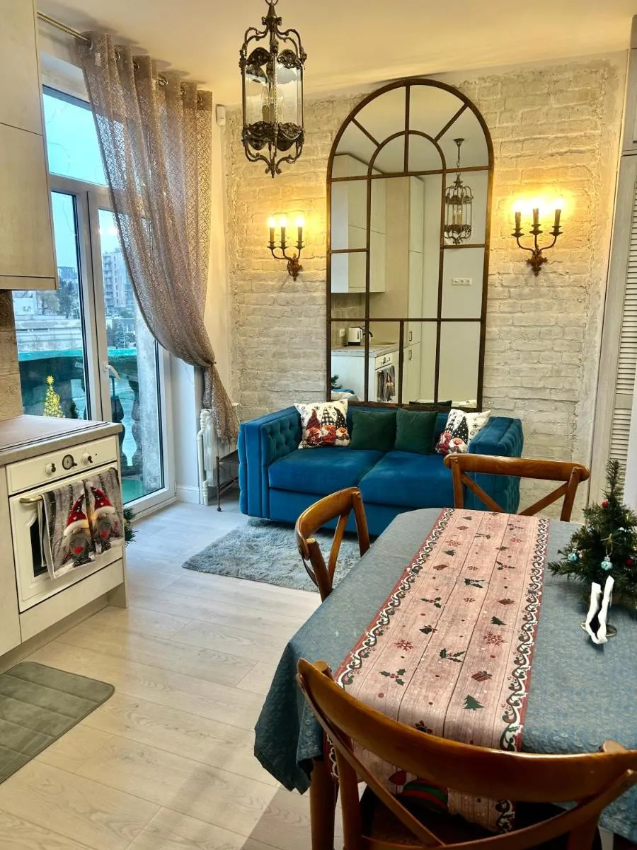 Image 3 of Spectacular river view apartment