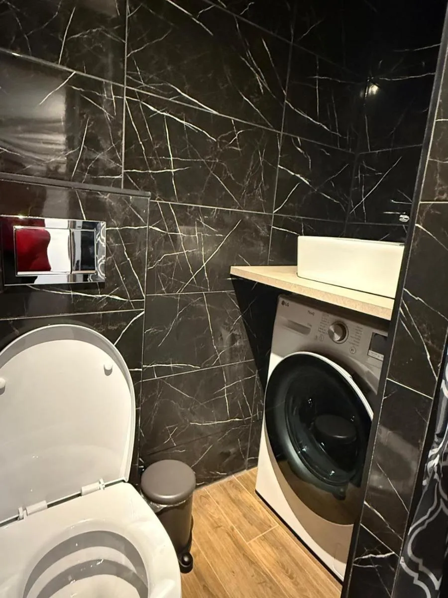 Image 4 of Studio apartment ll