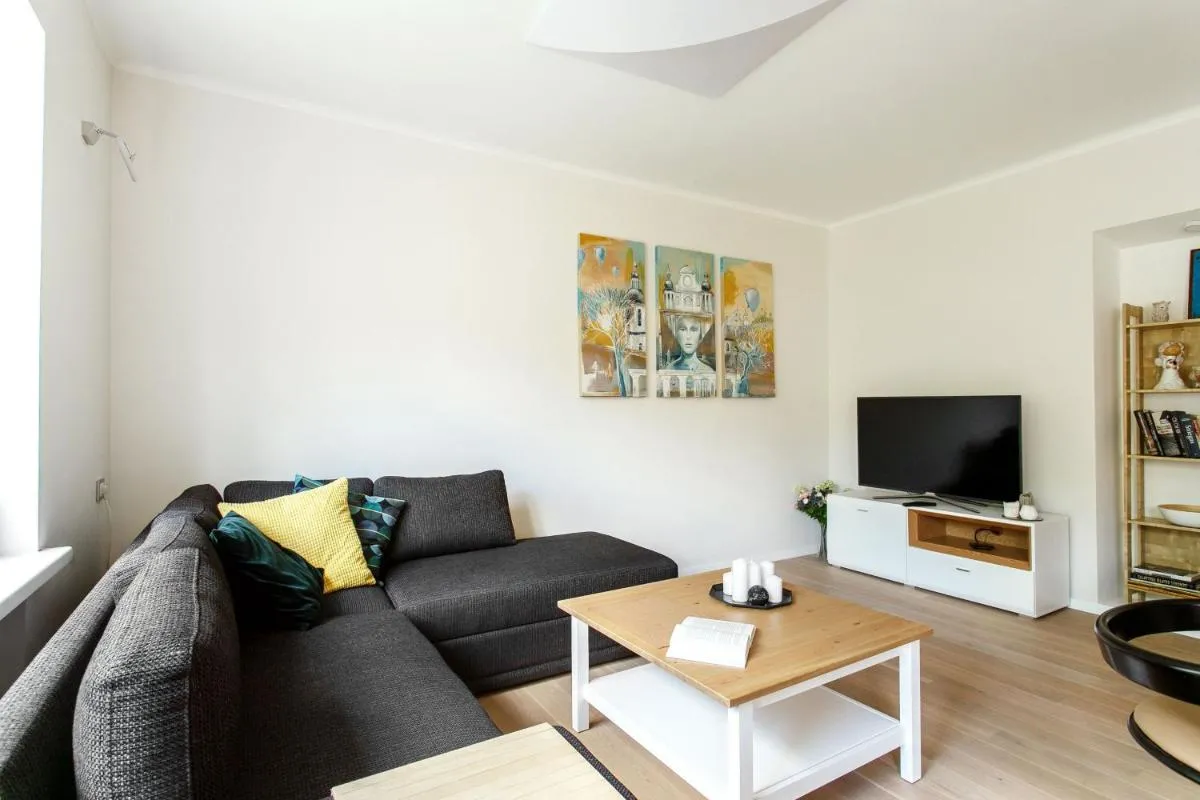 Image 4 of #stayhere 3BDR Modern & Stylish Apartment – Heart of Old Town by Houseys