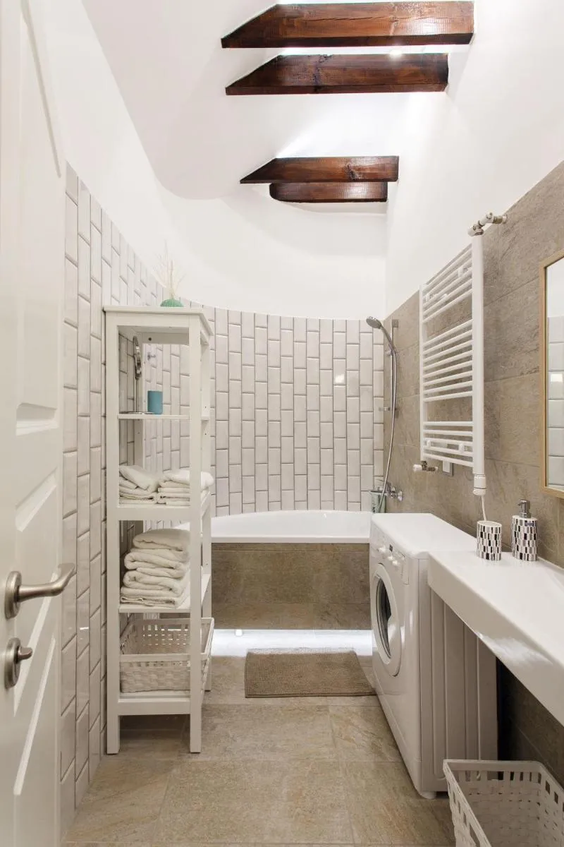 Image 3 of #stayhere 3BDR Modern & Stylish Apartment – Heart of Old Town by Houseys