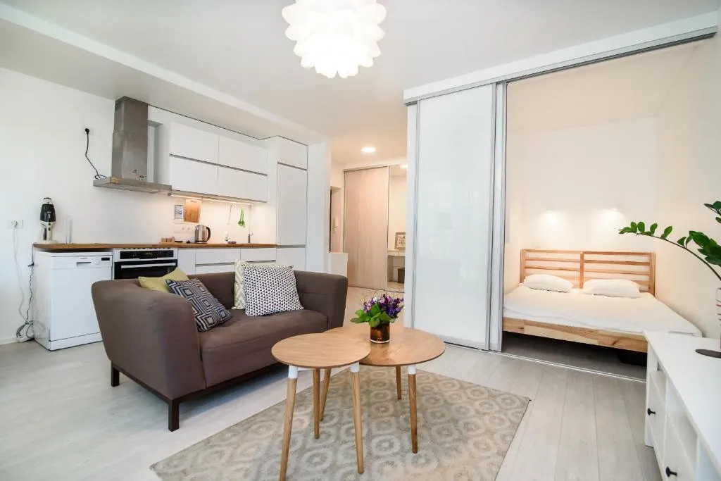 Image of #stayhere – Comfy & Stylish Studio with Green Patio close to Old Town