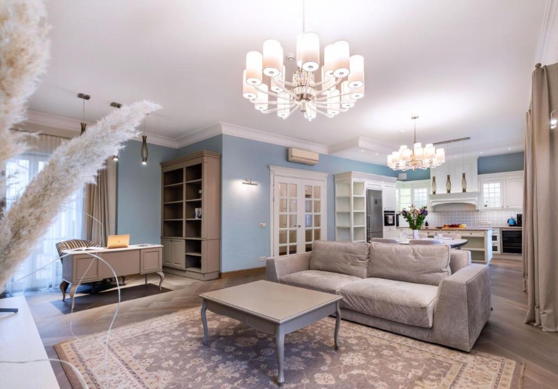 Luxury 2BDR Heart Of Old Town